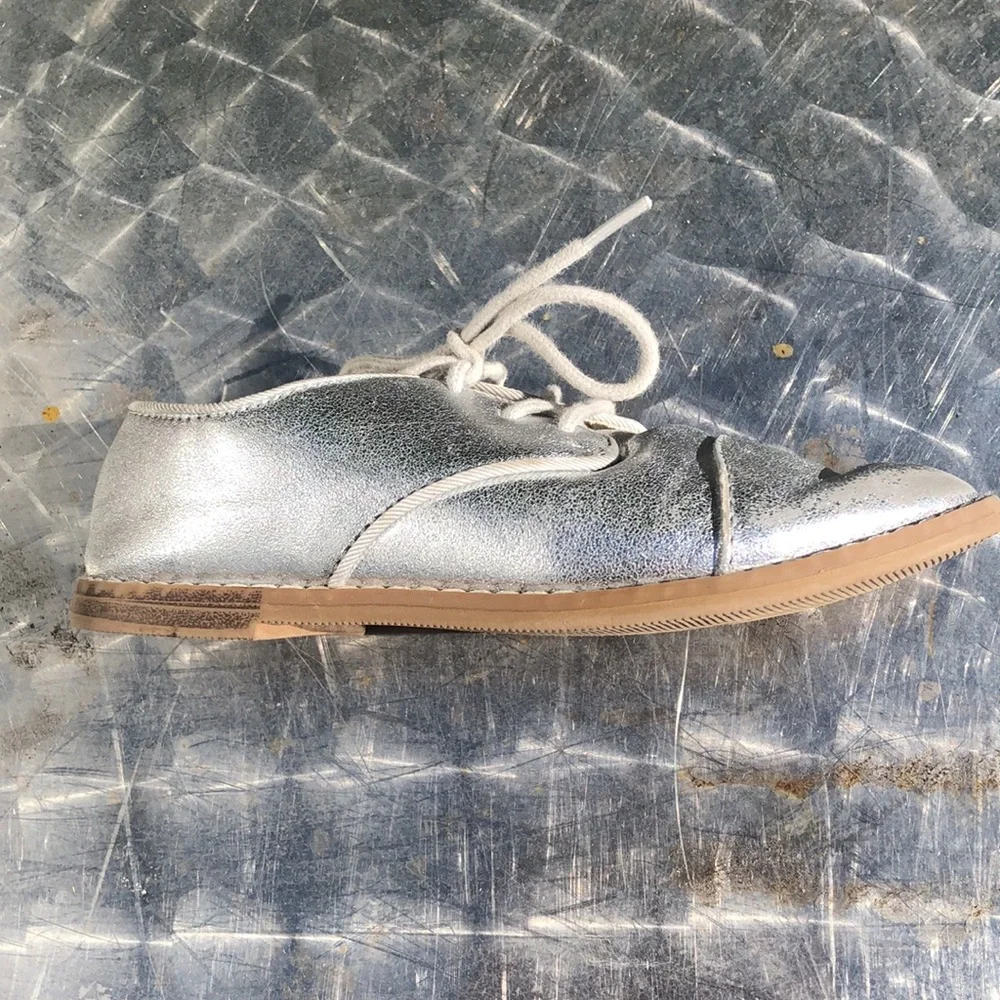 Gap silver Oxfords sz 10